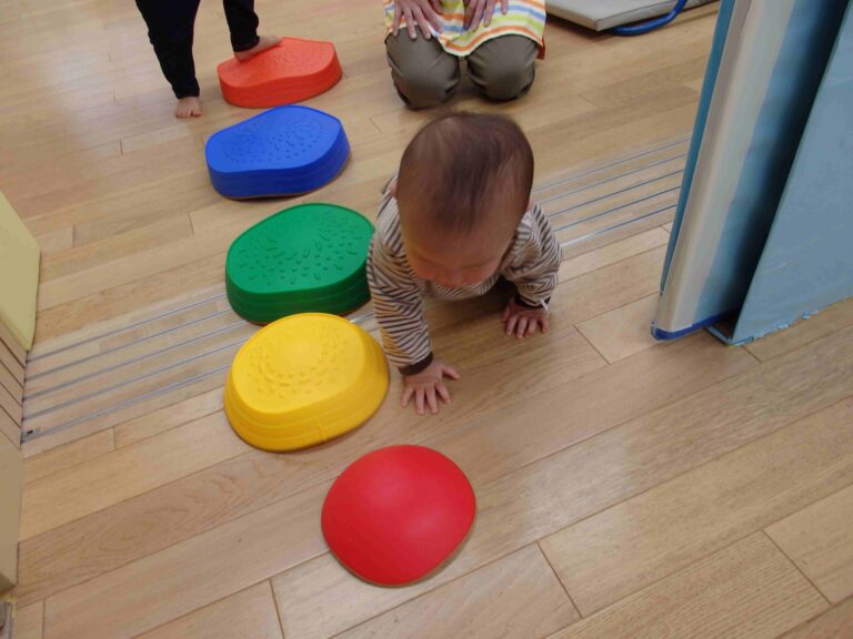 雨の日だって・・・♪(1歳児)