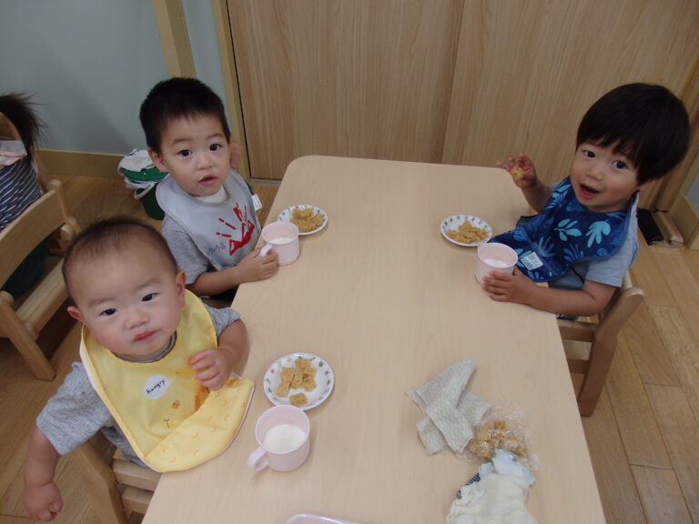 おいしいね🥄（１歳児）