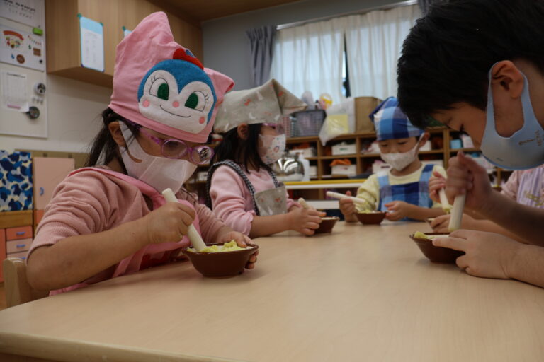 さつまいもクッキング！～茶巾絞り～（4歳児）