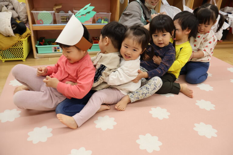 おおきなかぶごっこ（1歳児）