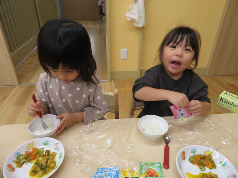 ふりかけおにぎりを作ろう♪(3歳児)