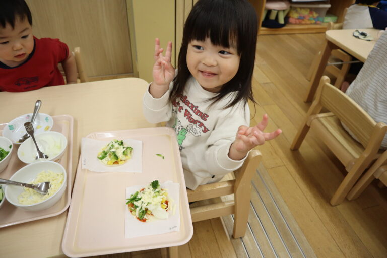 オリジナルのピザ出来たかな？（１歳児）