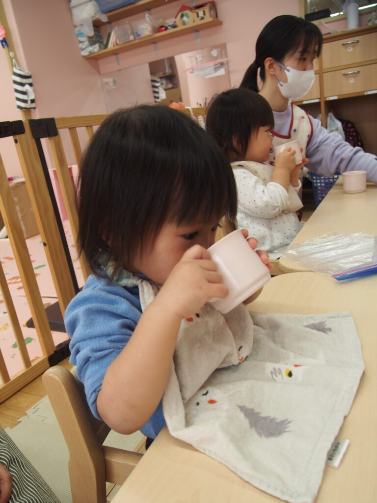 モミモミスムージー作り（0歳児）